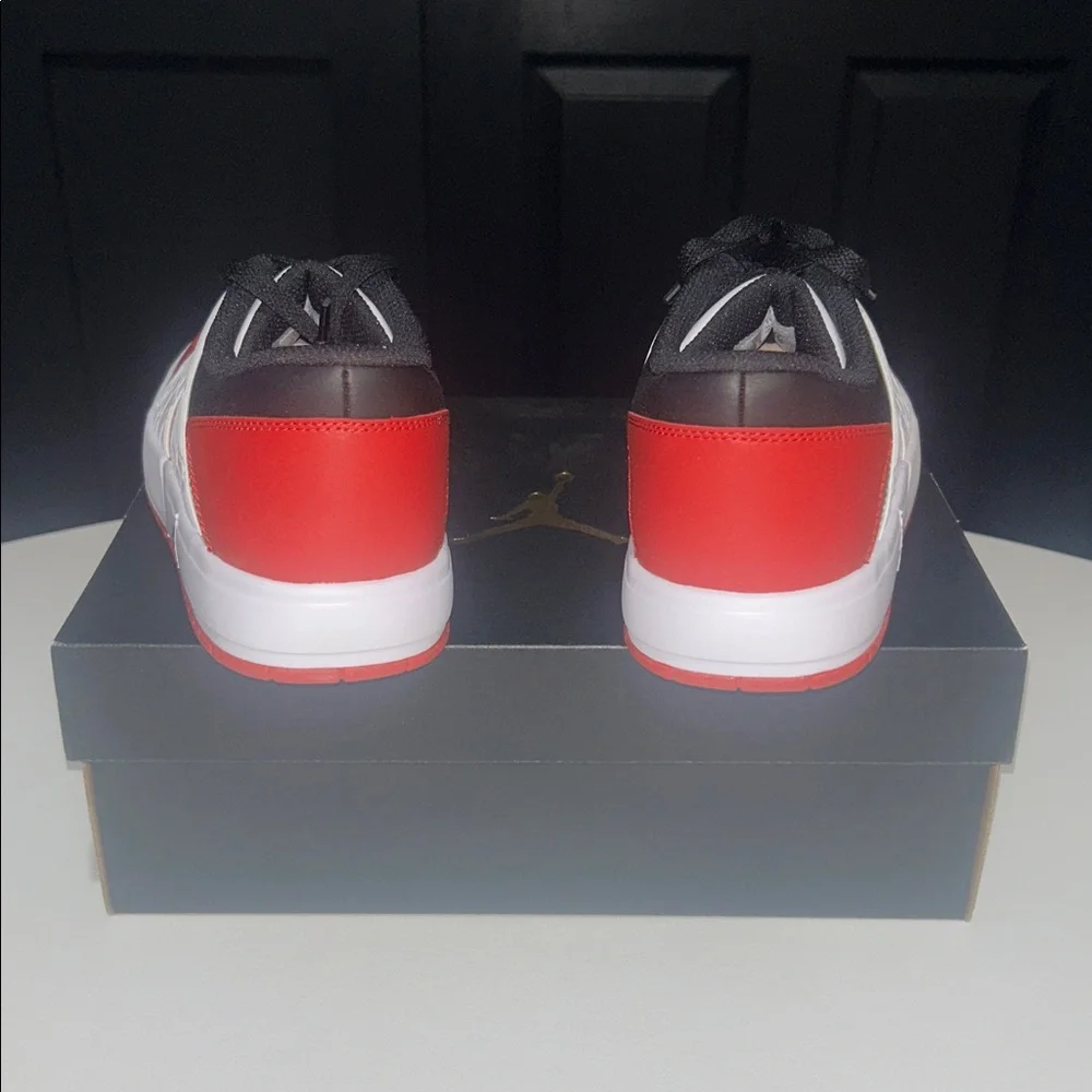 Jordan Nu Retro 1 Low “Varsity Red White Black” Youth Size 7Y - Picture 5 of 12